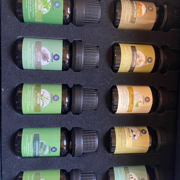 Essential oils - Picture 4 of 5